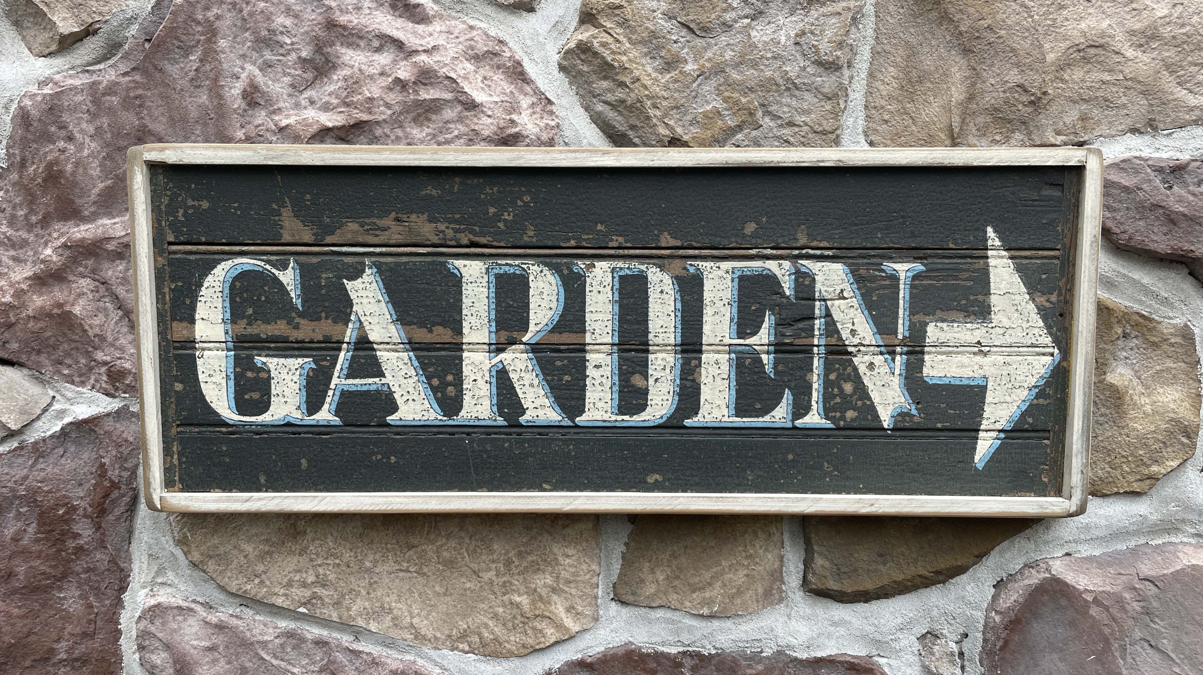 Garden arrow