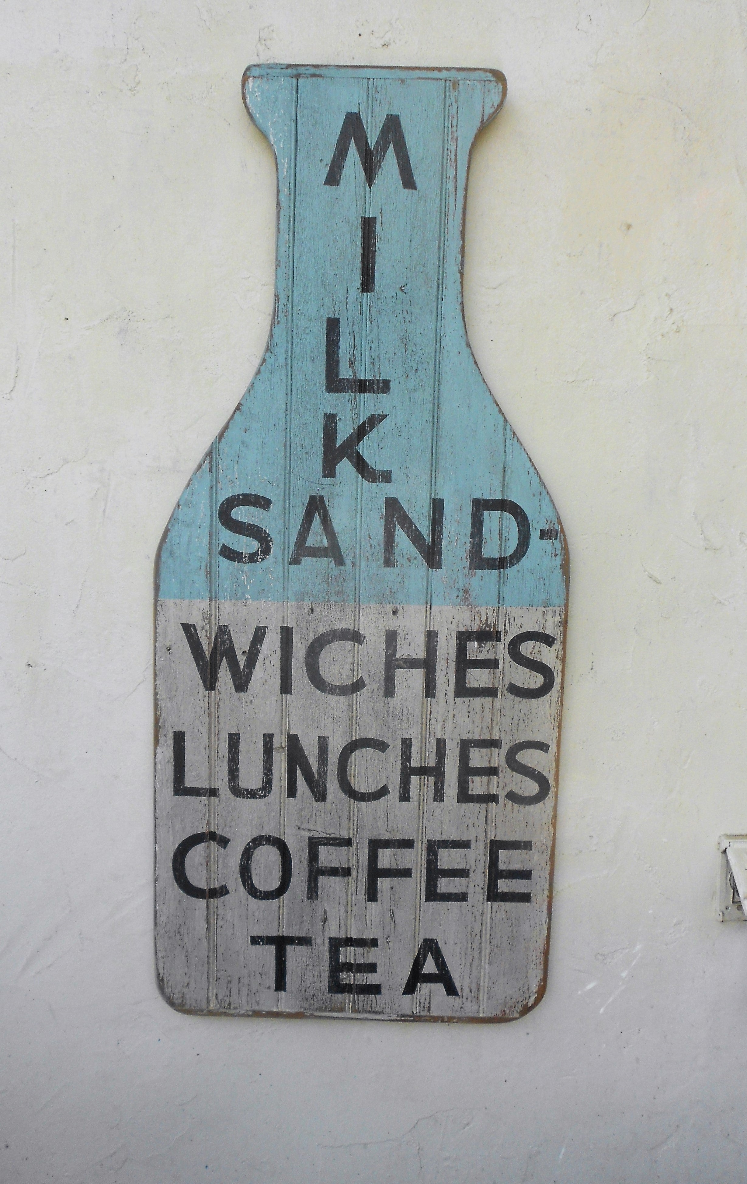 Milk-Sandwiches sign