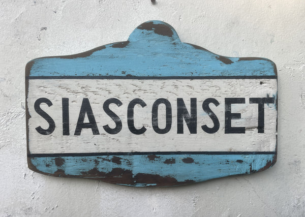 Nantucket small directional sign