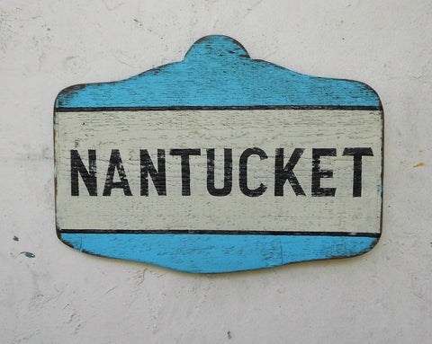 Nantucket small directional sign