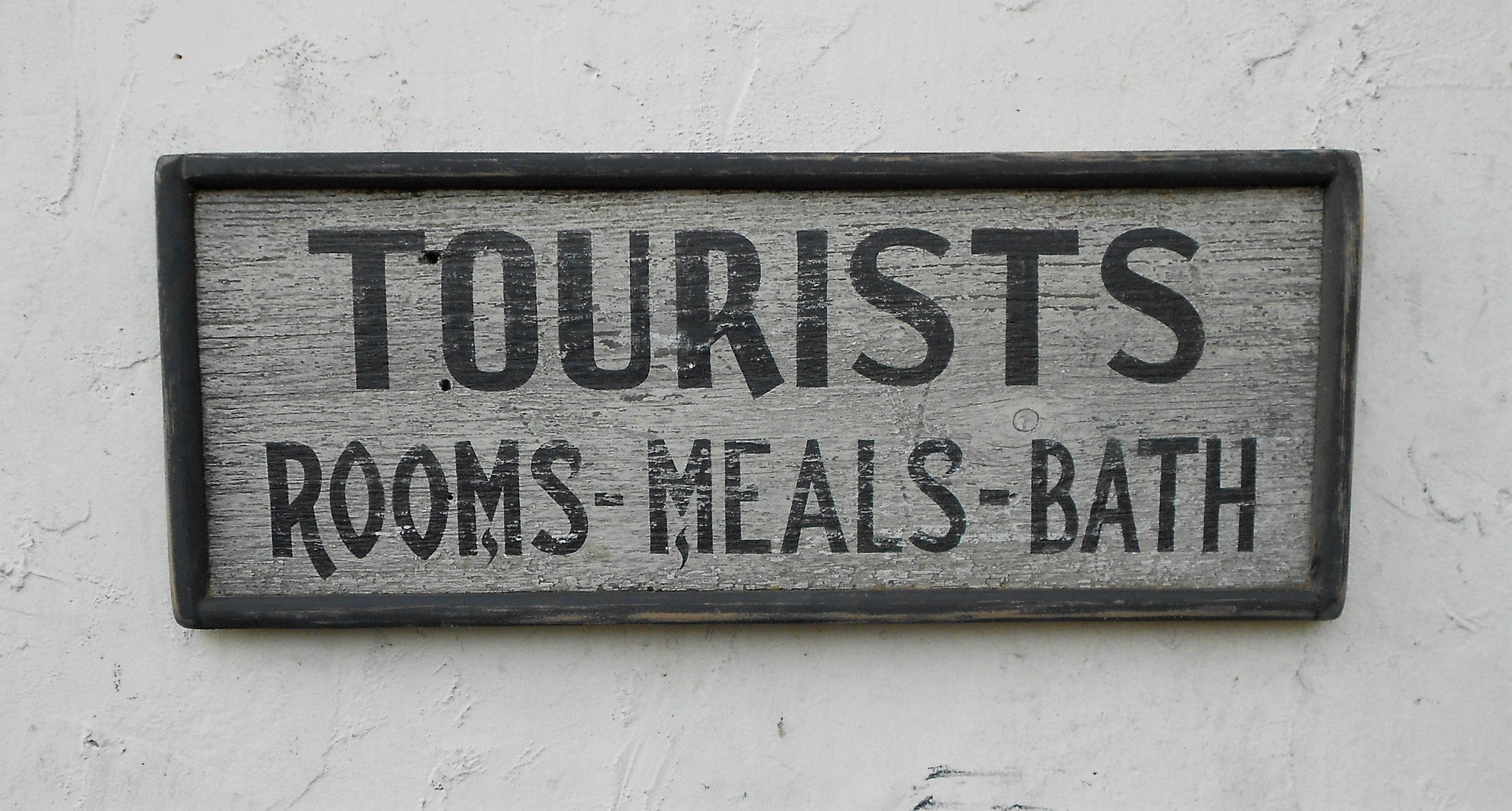 Tourists, Rooms-Meal-Baths